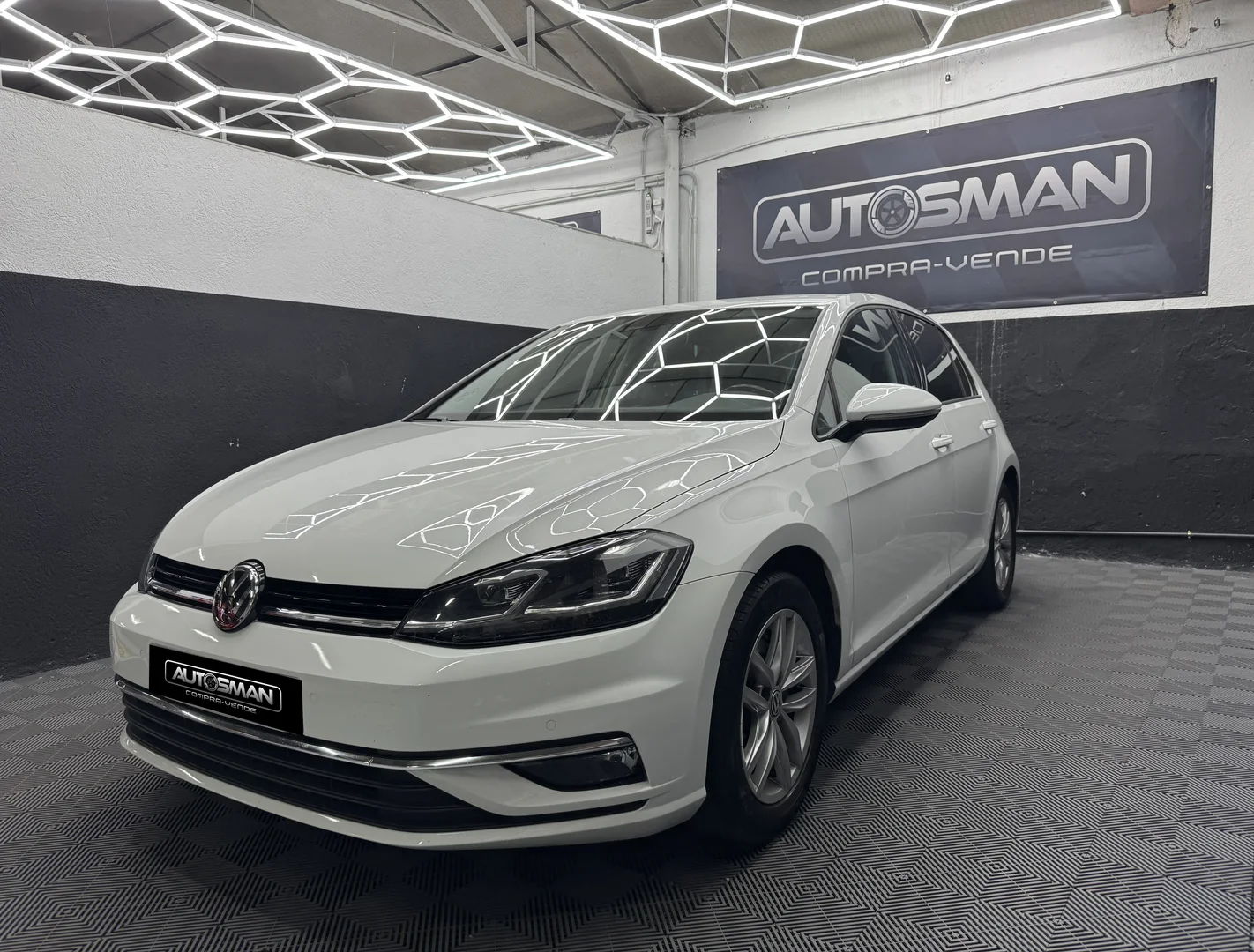VOLKSWAGEN Golf Advance 1.5 TSI EVO DSG 2018 Gasolina Blanco - Vista lateral